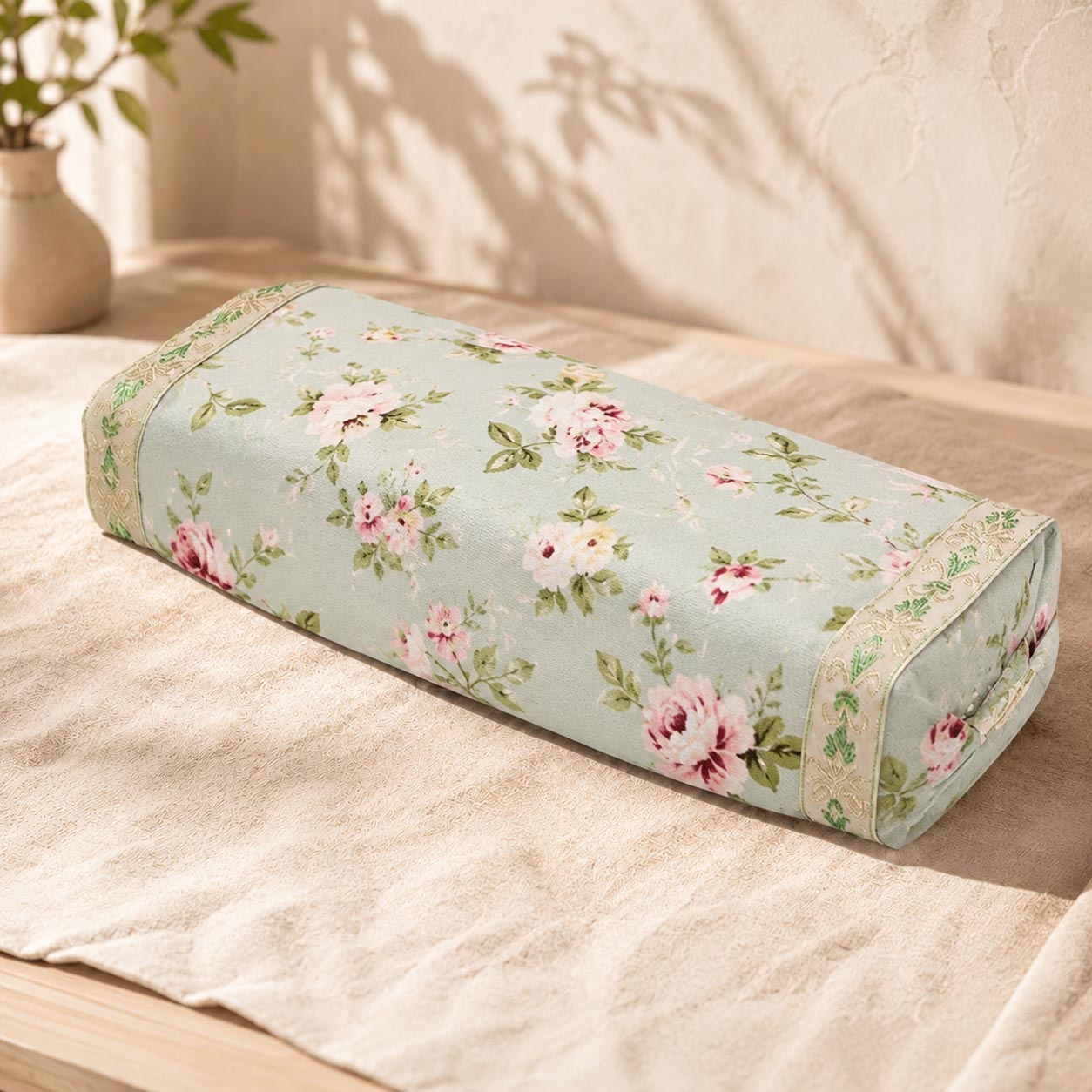 Emperor Pillow Square 2