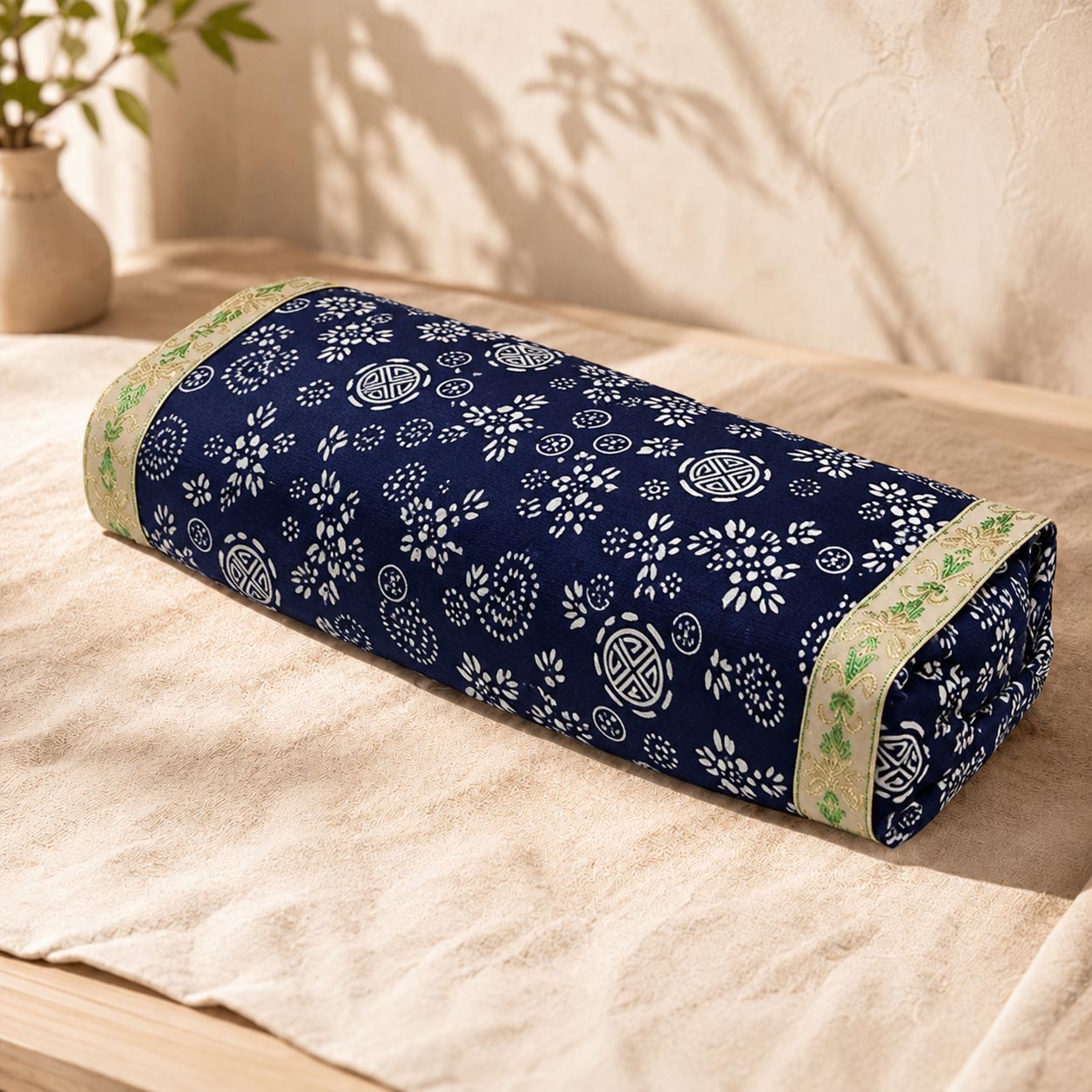 Emperor Pillow Square 3