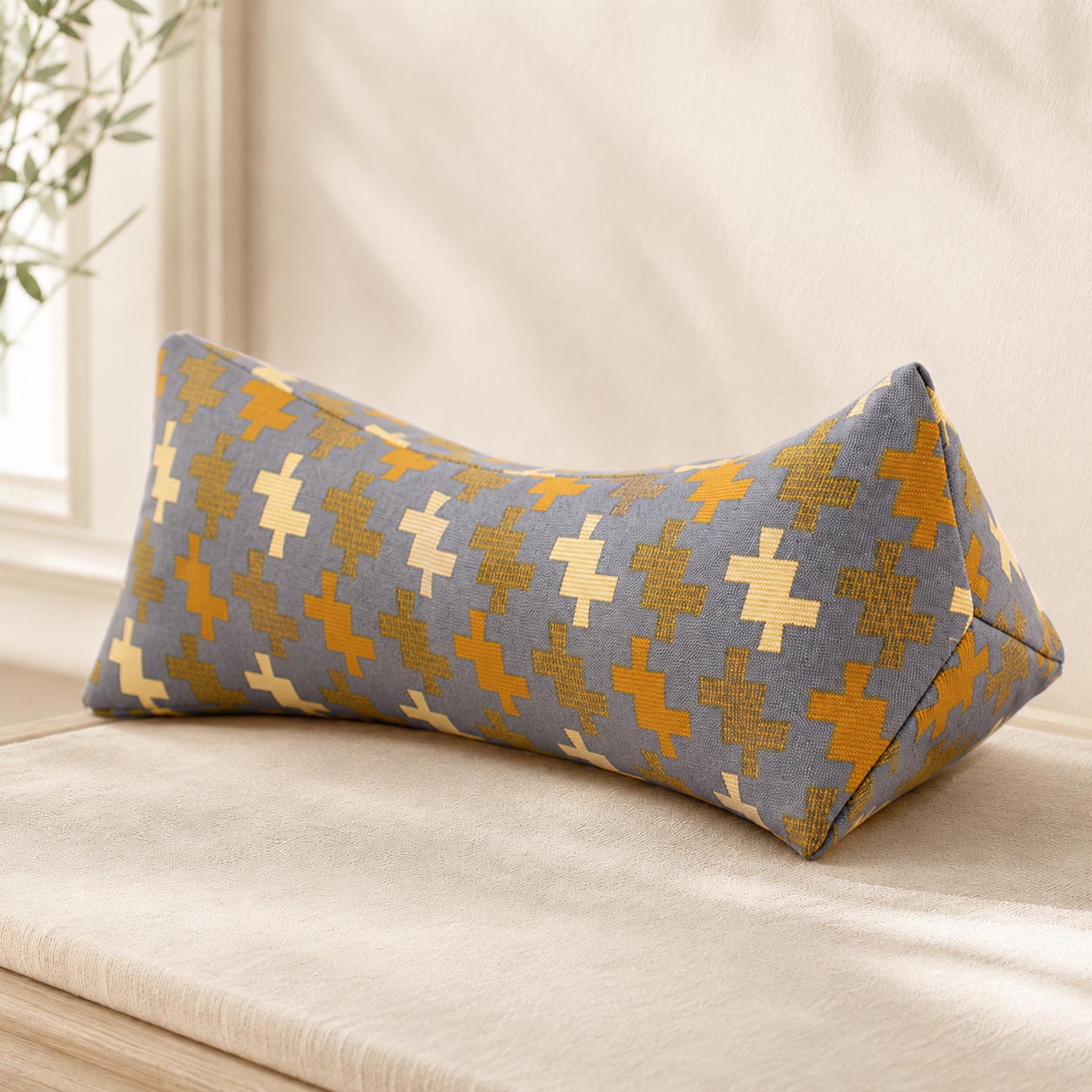Emperor Pillow Triangular 1