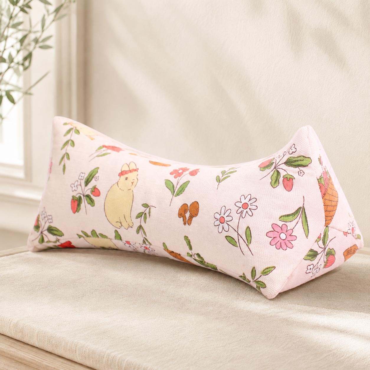 Emperor Pillow Triangular 4